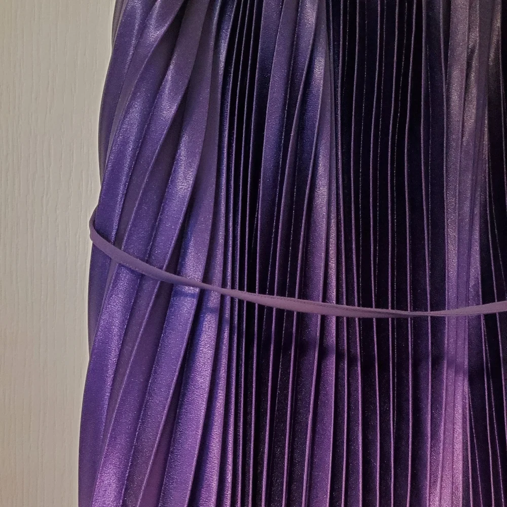 Tommy Hilfiger- Purple to Silver Ombre Pleated Maxi Dress (size 36) - Picture 8 of 17